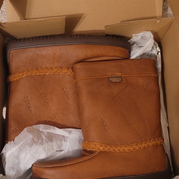 Manitoba Mukluks Waterproof - Picture 2 of 7